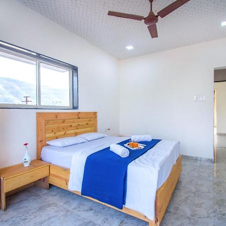 Empyrean Stay Ll 6Bhk Ll Royal Bramha Palace Ll Pvt Pool Ll 로나발라 외부 사진