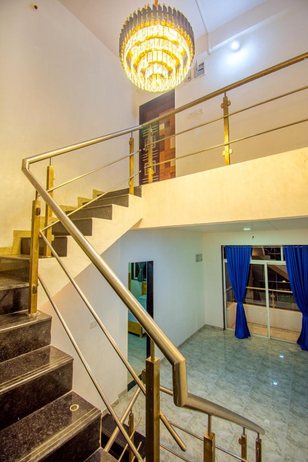 Empyrean Stay Ll 6Bhk Ll Royal Bramha Palace Ll Pvt Pool Ll 로나발라 외부 사진