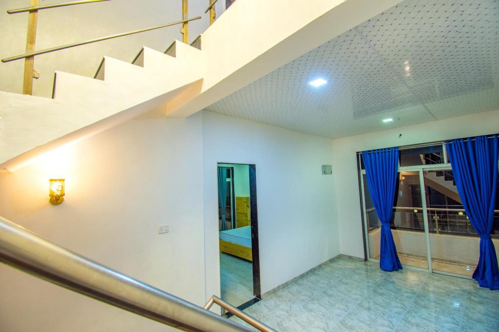 Empyrean Stay Ll 6Bhk Ll Royal Bramha Palace Ll Pvt Pool Ll 로나발라 외부 사진