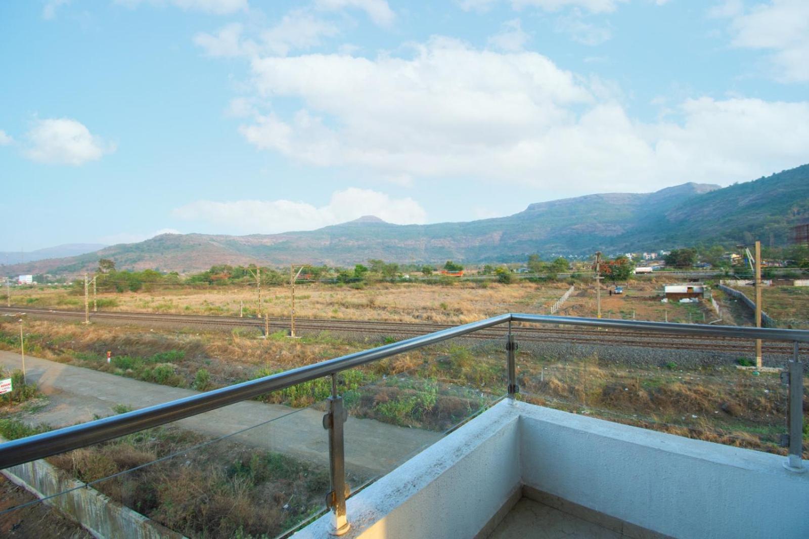 Empyrean Stay Ll 6Bhk Ll Royal Bramha Palace Ll Pvt Pool Ll 로나발라 외부 사진